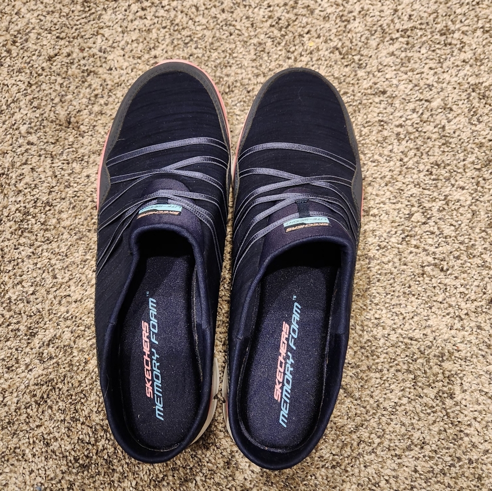 Brand new women's skechers slip on. Size 10